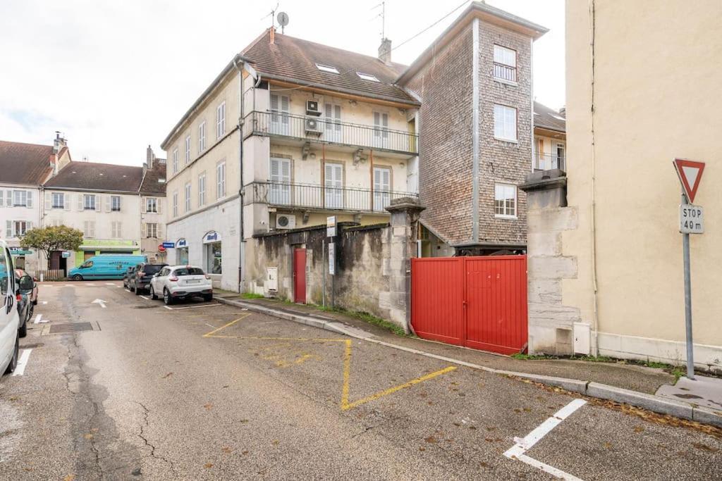 Superbe Appartement Avec Parking Gratuit Lons-le-Saunier Luaran gambar