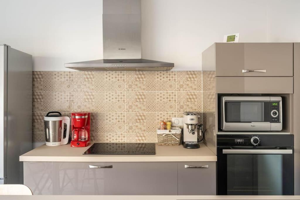Superbe Appartement Avec Parking Gratuit Lons-le-Saunier Luaran gambar