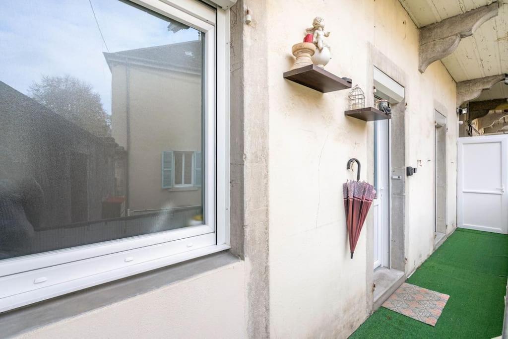 Superbe Appartement Avec Parking Gratuit Lons-le-Saunier Luaran gambar